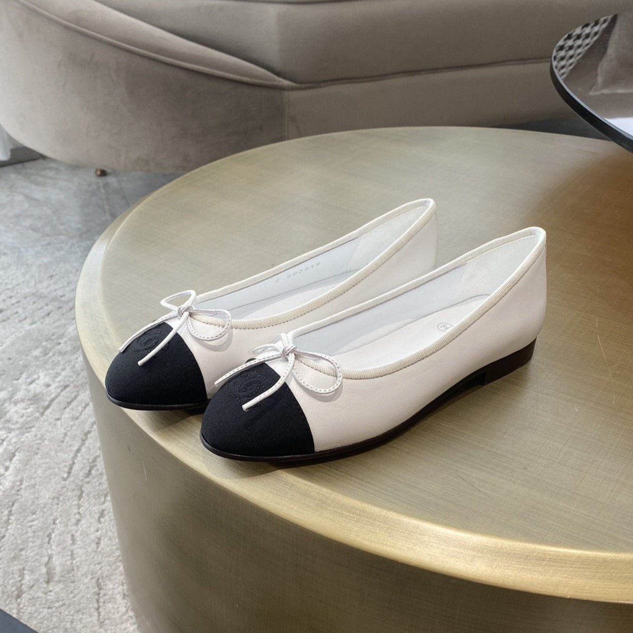zCHANE.L Ballet Flats White Black Lambskin Canvas