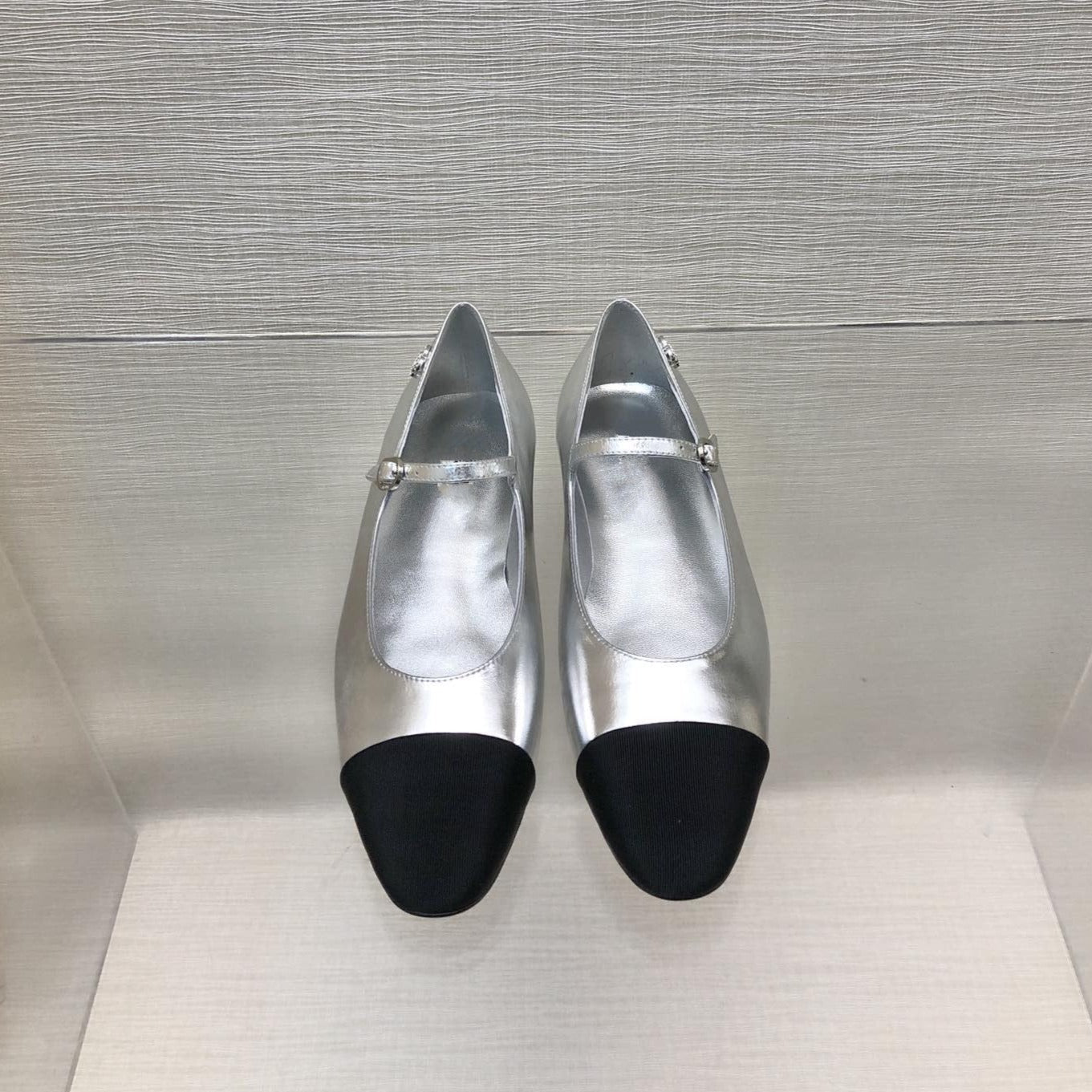 zCHANE.L Mary Janes Silver Black Metalic Lambskin Grosgrain