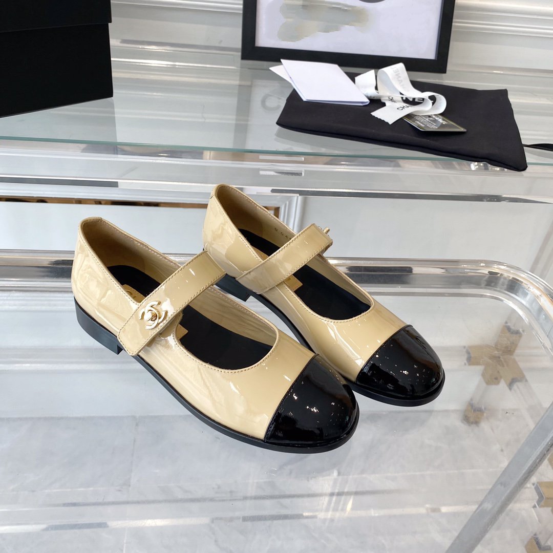 zCHANE.L Mary Janes Beige Black Patent Calfskin
