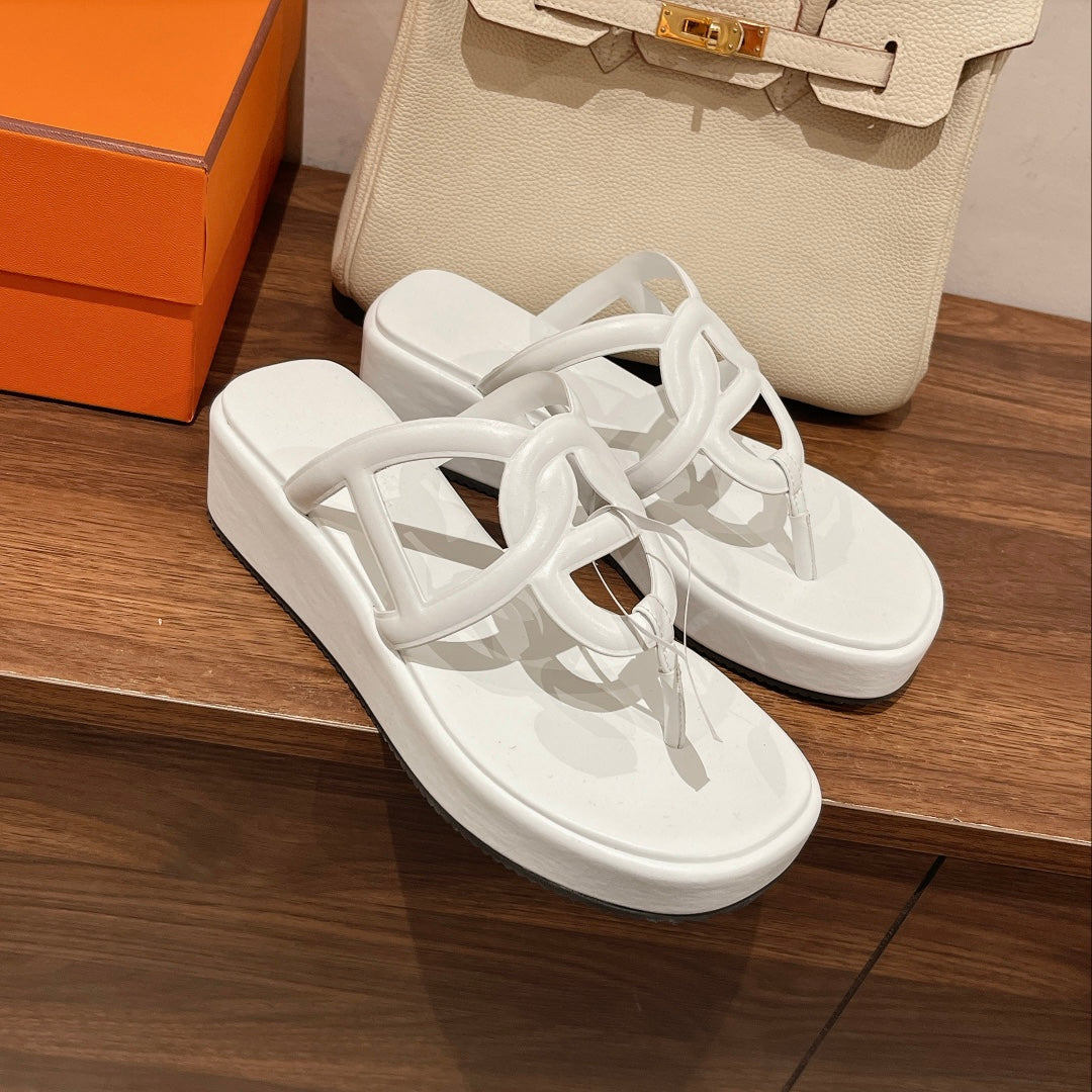 zHERME.S Gipsy Platform Thong White Sheepskin 349417