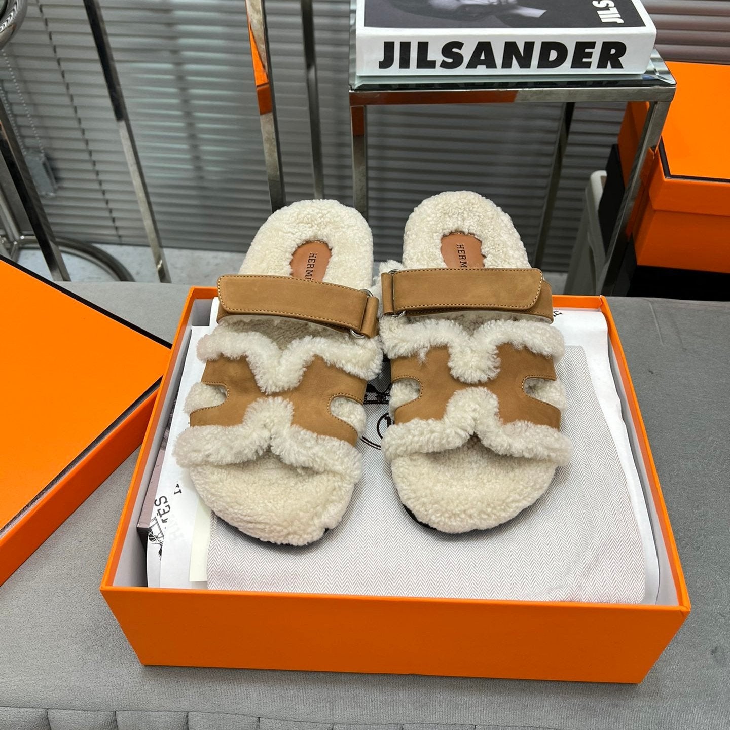 zHERME.S Chypre Sandal In Vintage Brown Suede And Fleece Lining 953823