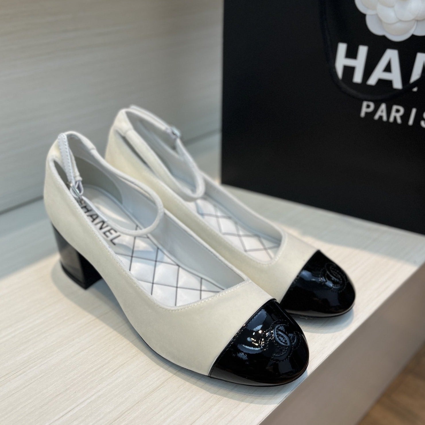 zCHANE.L Mary Janes Ivory Black Velvet