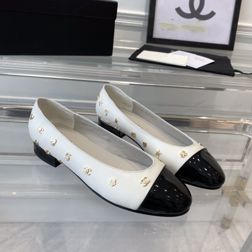 zCHANE.L Ballet Flat White Black Lamskin With Multi Logo