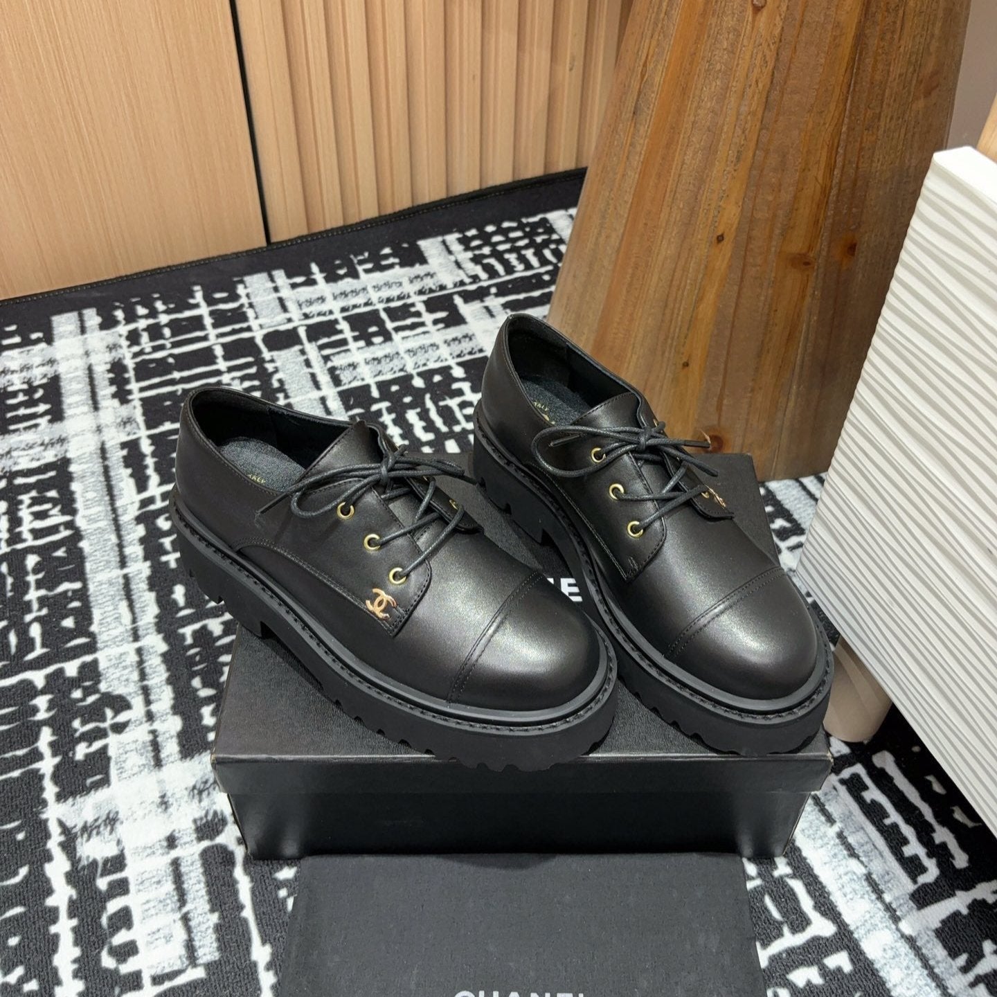 zCHANE.L Oxford Shoes In Black Calfskin