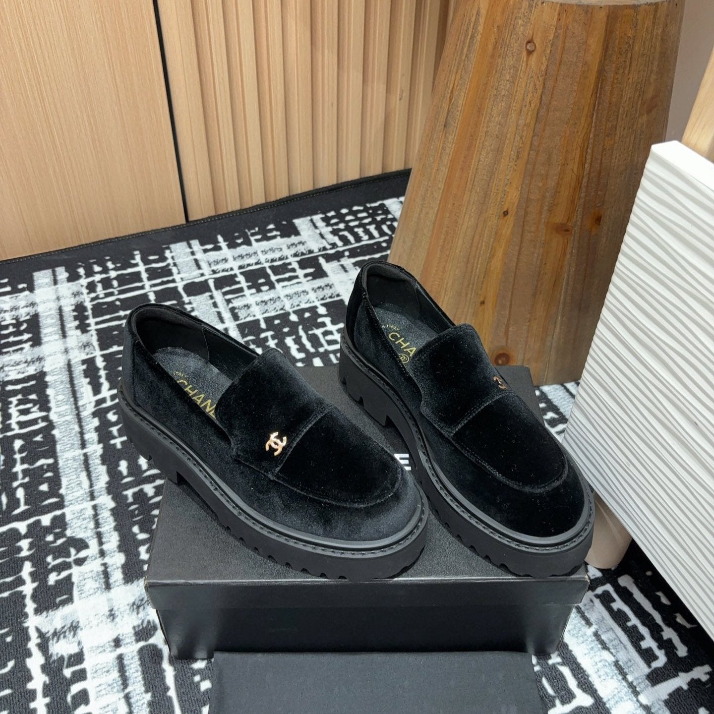 zCHANE.L Loafer Thick-Soled In Black Velvet
