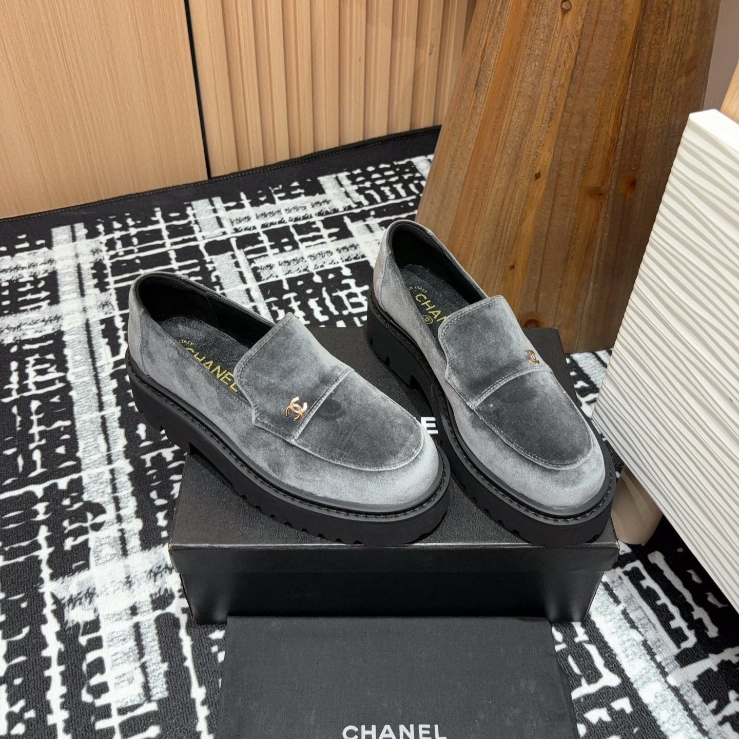 zCHANE.L Loafer Thick-Soled In Dove Grey Velvet