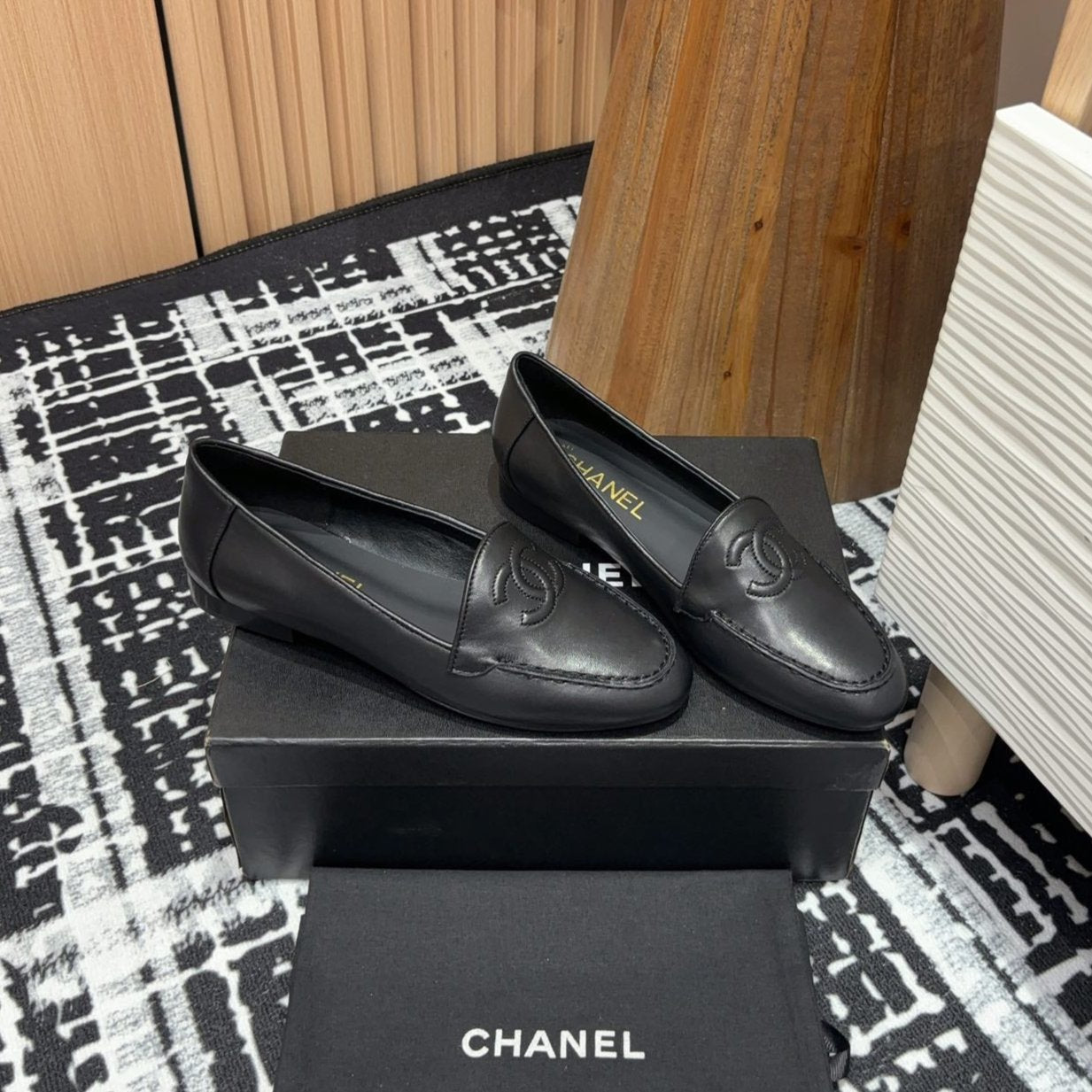 zCHANE.L Moccasins Plain Black Lambskin