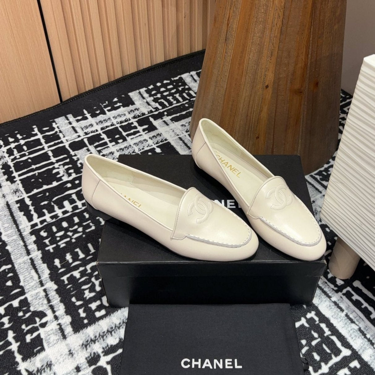 zCHANE.L Cc Moccasins White Lambskin