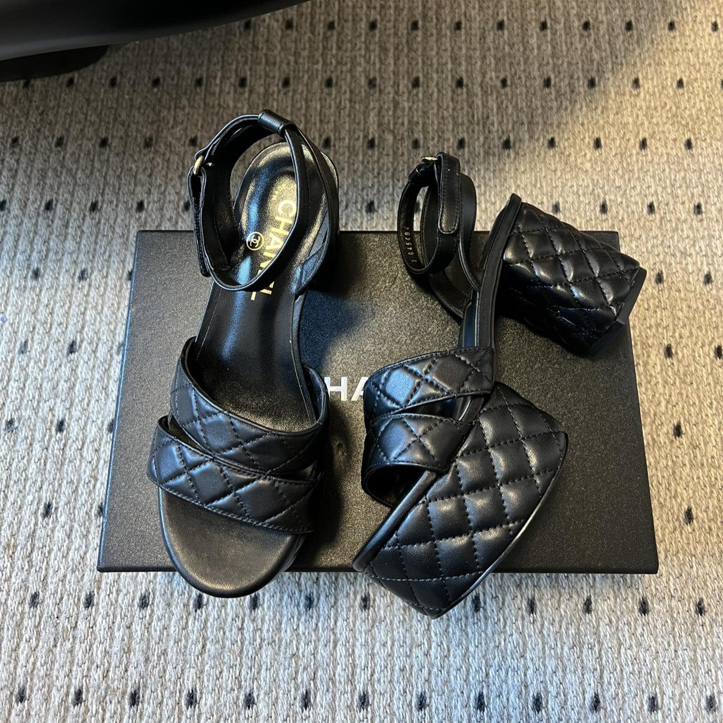 zCHANE.L 25SS Platform Sandals 8.5cm Black Sheepskin 319628