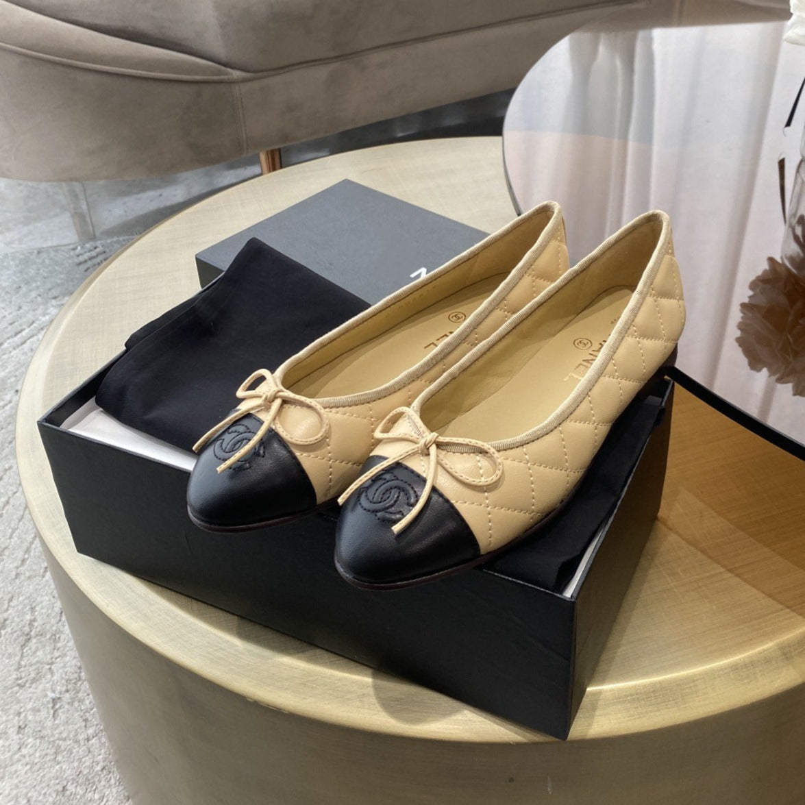 zCHANE.L Ballet Flats Beige Black Quilted Lambskin