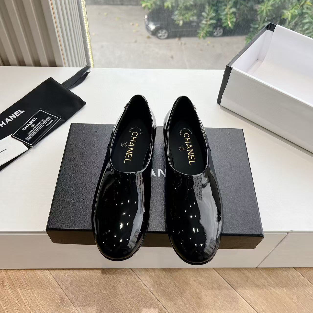 zCHANE.L Moccasins Black Patent Calfskin Ghw