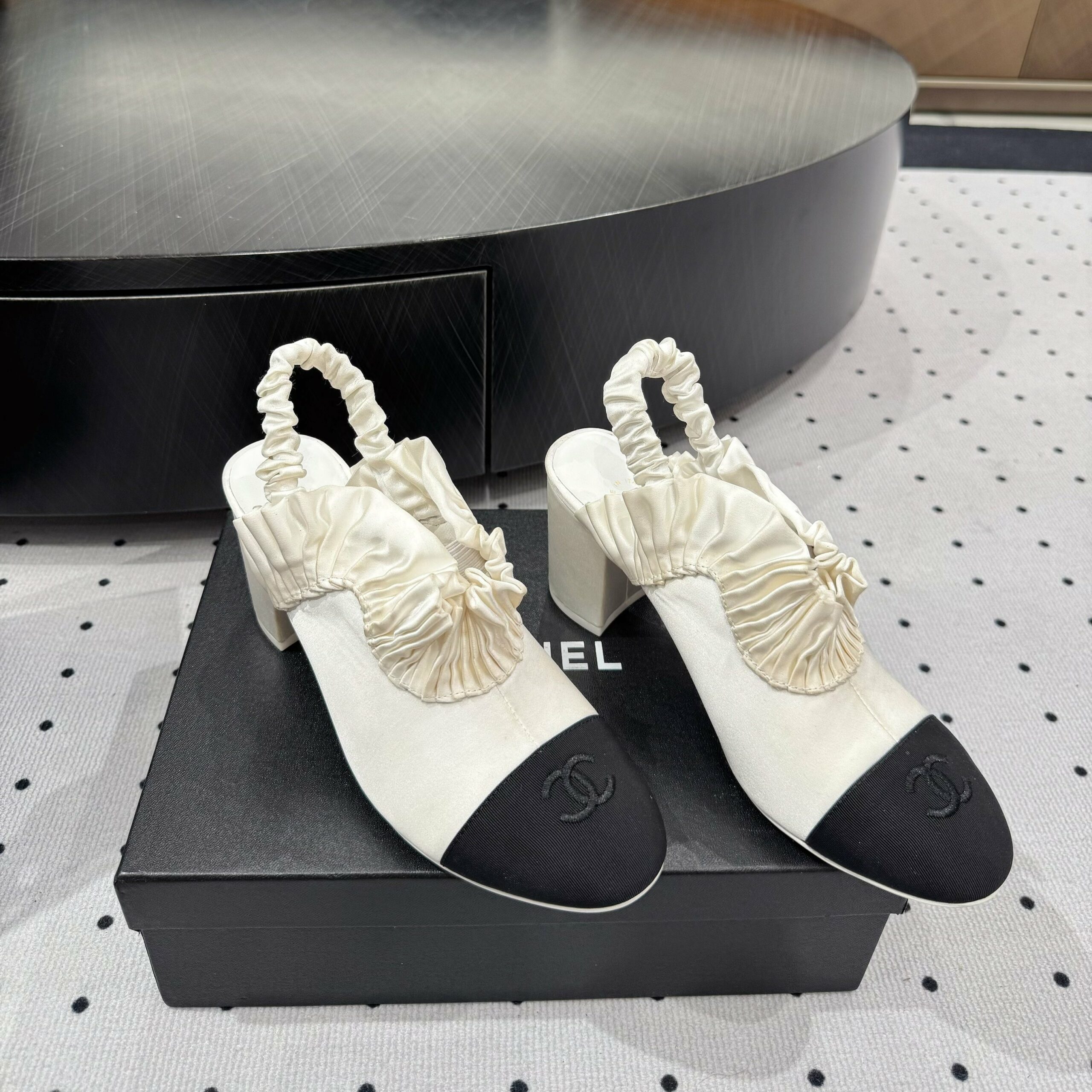 zCHANE.L Cc 25 Slingback White Silk 306332