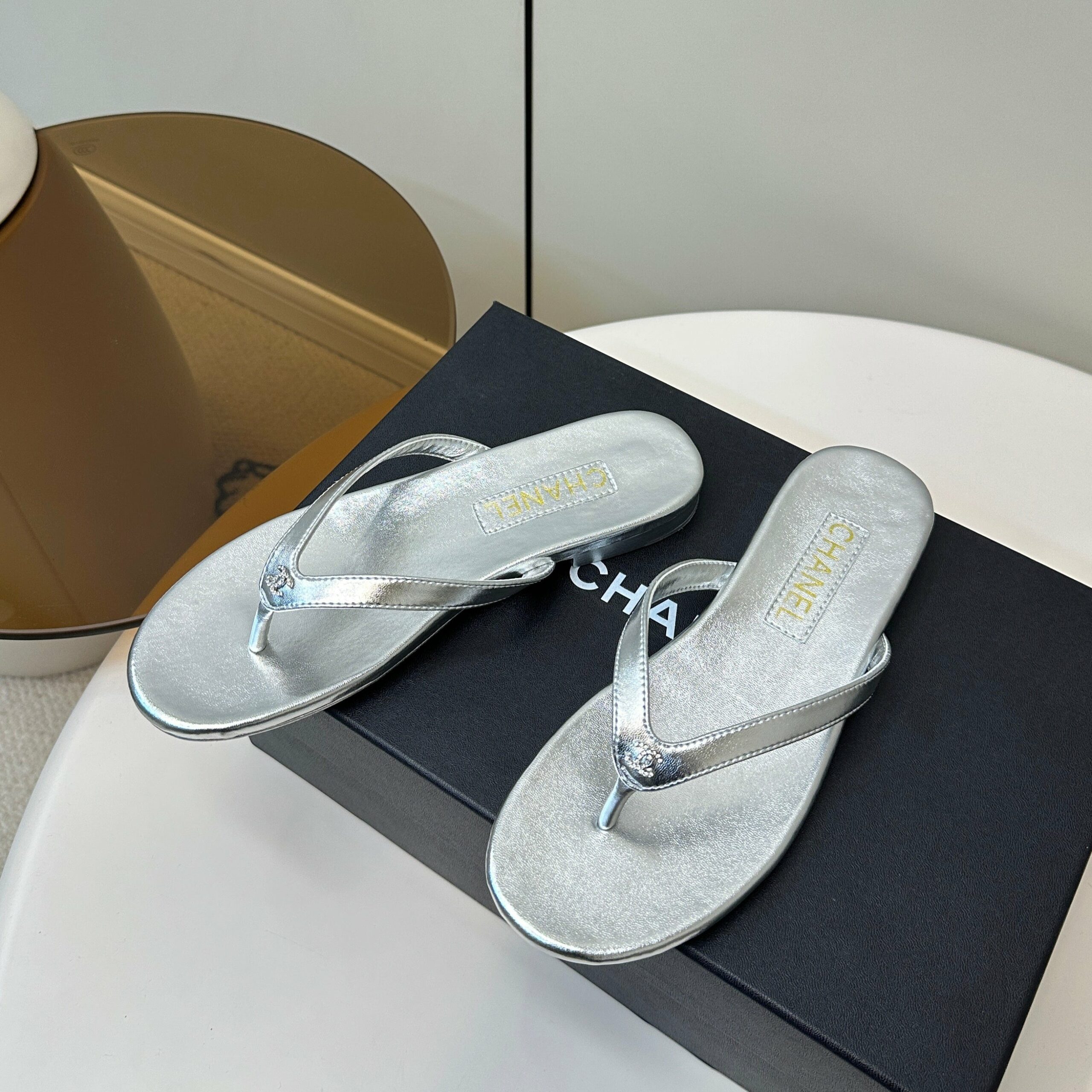 zCHANE.L 25 Thong Sandal Silver Metalic Silver Diamond Logo