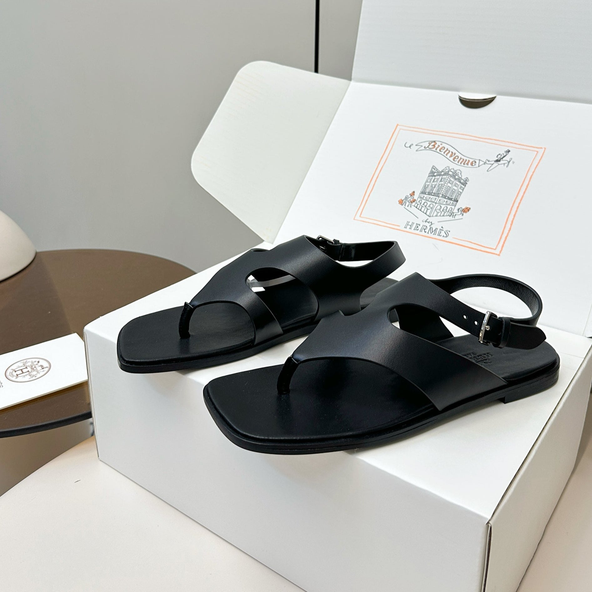 zHERME.S Karen Sandals Black Calfskin 369788