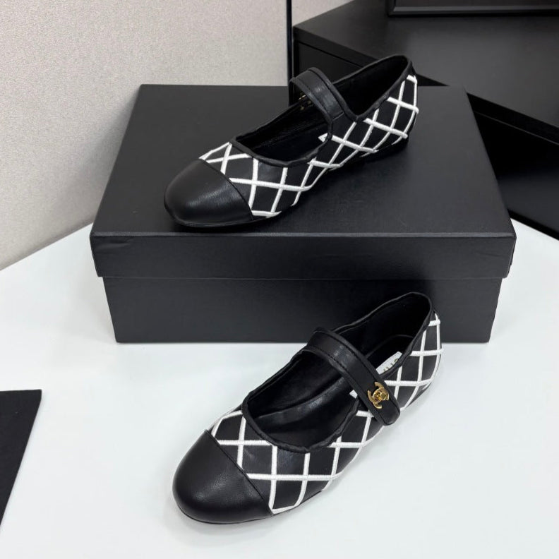 zCHANE.L Cc 25 Mary Jane White Black Quilted Calfskin