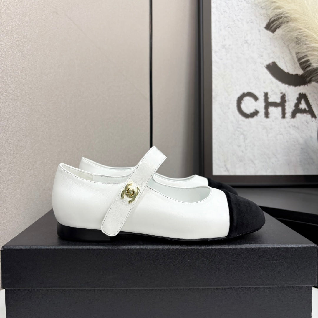 zCHANE.L 25 Mary Janes In White Sheepskin And Black Grosgrain 352466