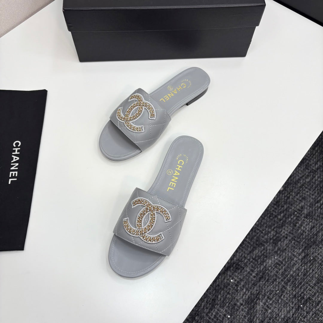 zCHANE.L 25 Doubble Chain Embroidered Slippers Grey Quilted Sheepskin 352488