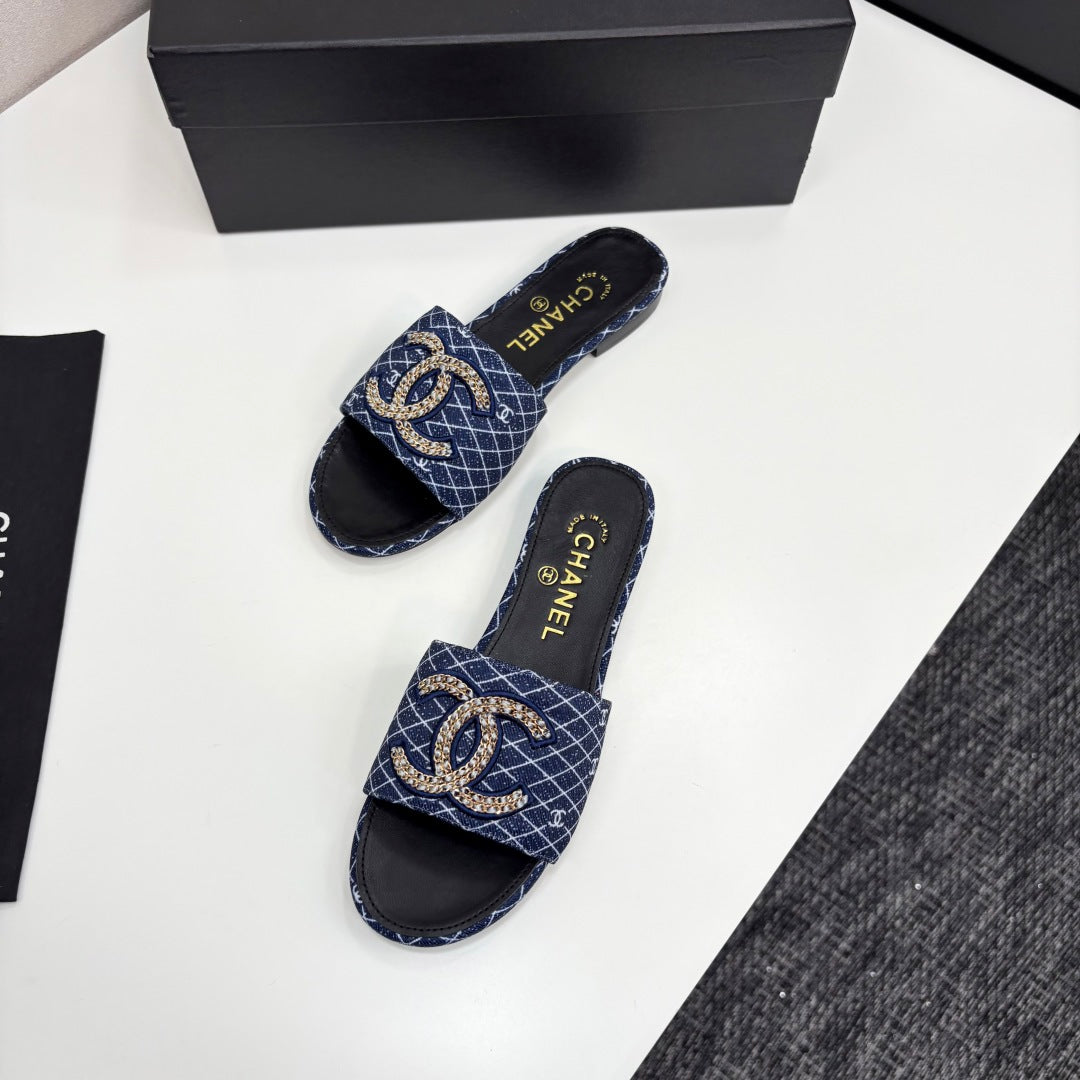 zCHANE.L 25 Doubble Chain Embroidered Slippers Navy Blue Fabric 352496
