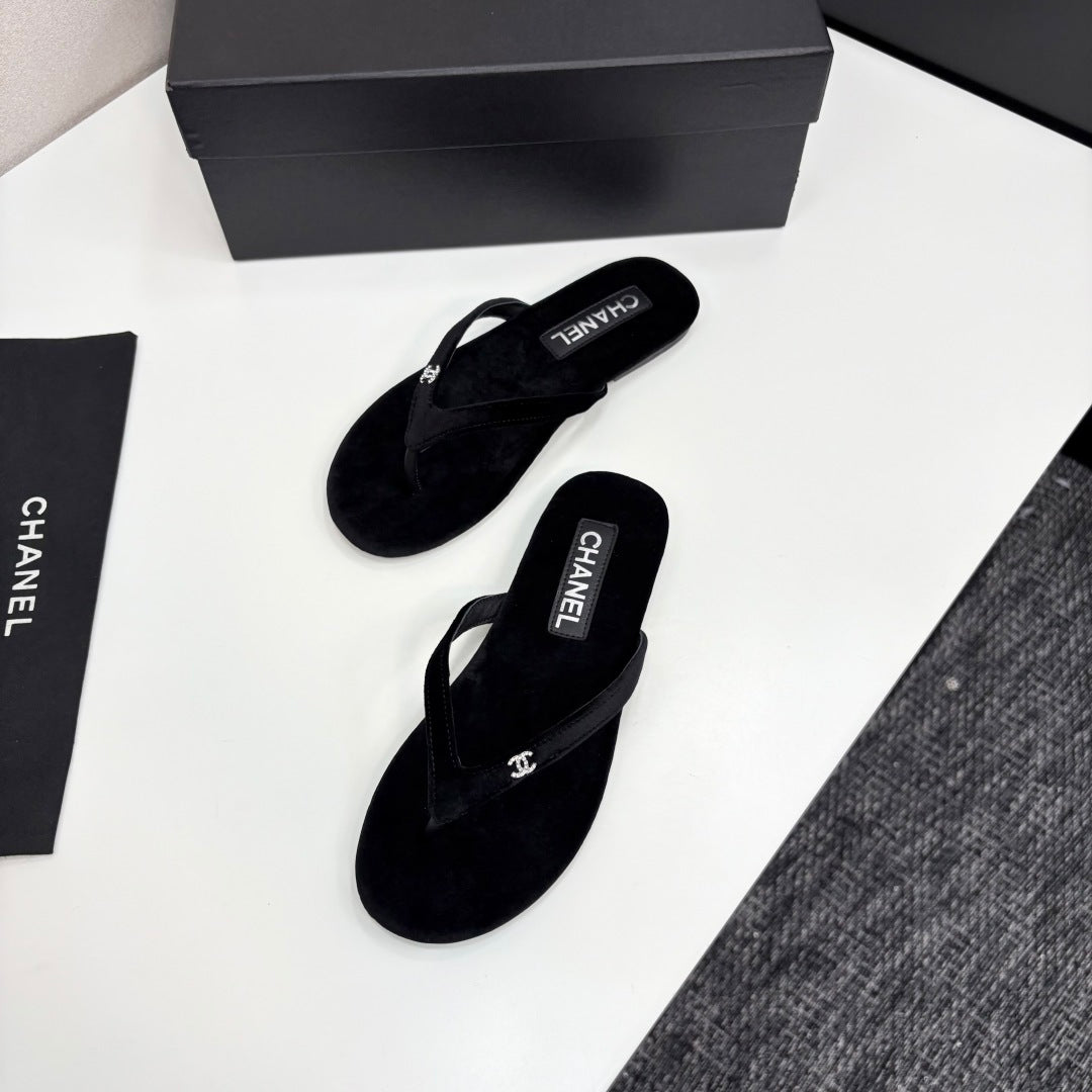 zCHANE.L Crystal Logo Thong Sandal Black Velvet 352478