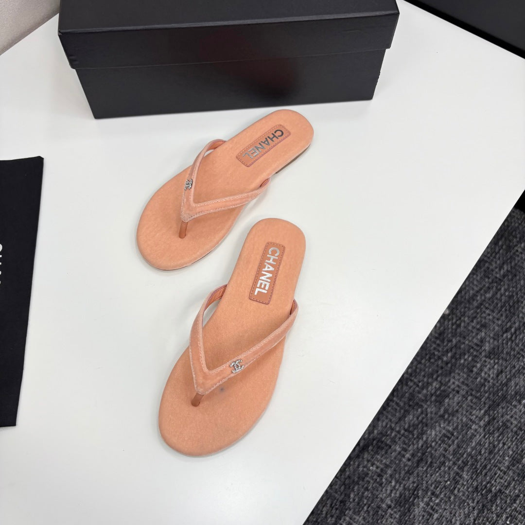 zCHANE.L Crystal Logo Thong Sandal Salmon Velvet 352481