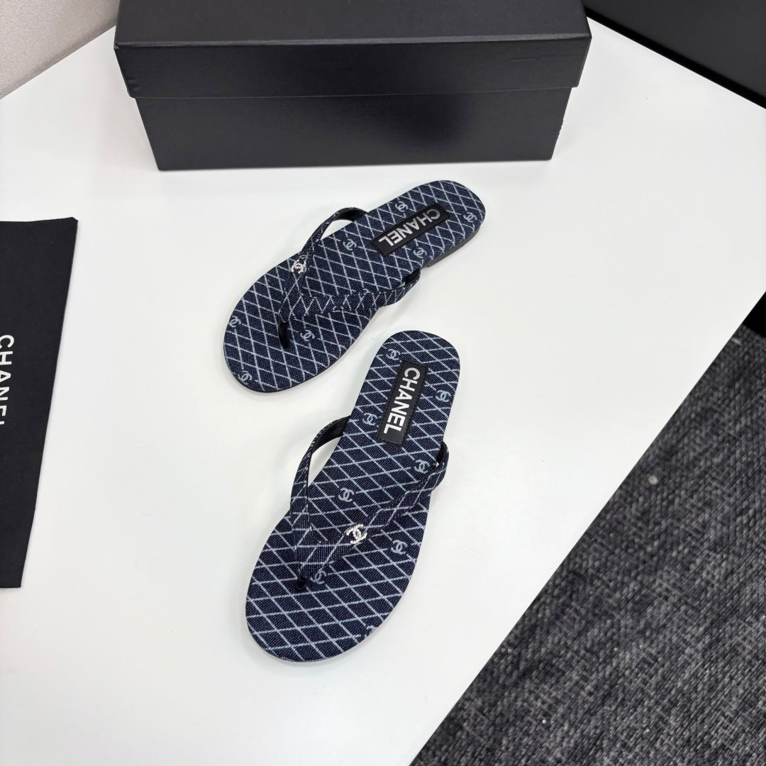 zCHANE.L Crystal Logo Thong Sandal Navy Blue Fabric And Sheepskin 352483