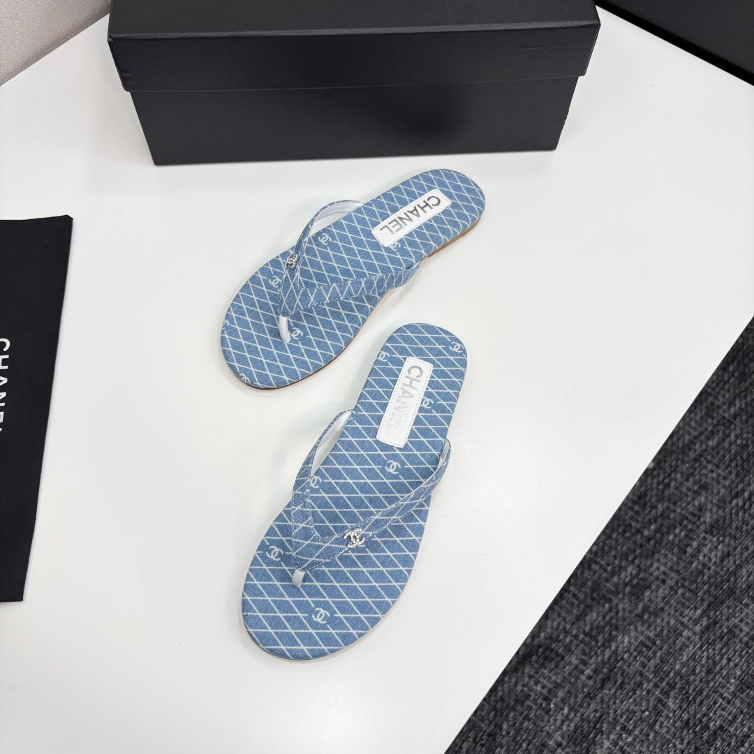 zCHANE.L Crystal Logo Thong Sandal Light Blue Fabric And Sheepskin352484