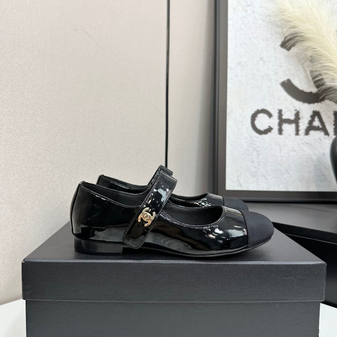zCHANE.L 25 Mary Janes Black Patent Cowhide And Grosgrain 352505