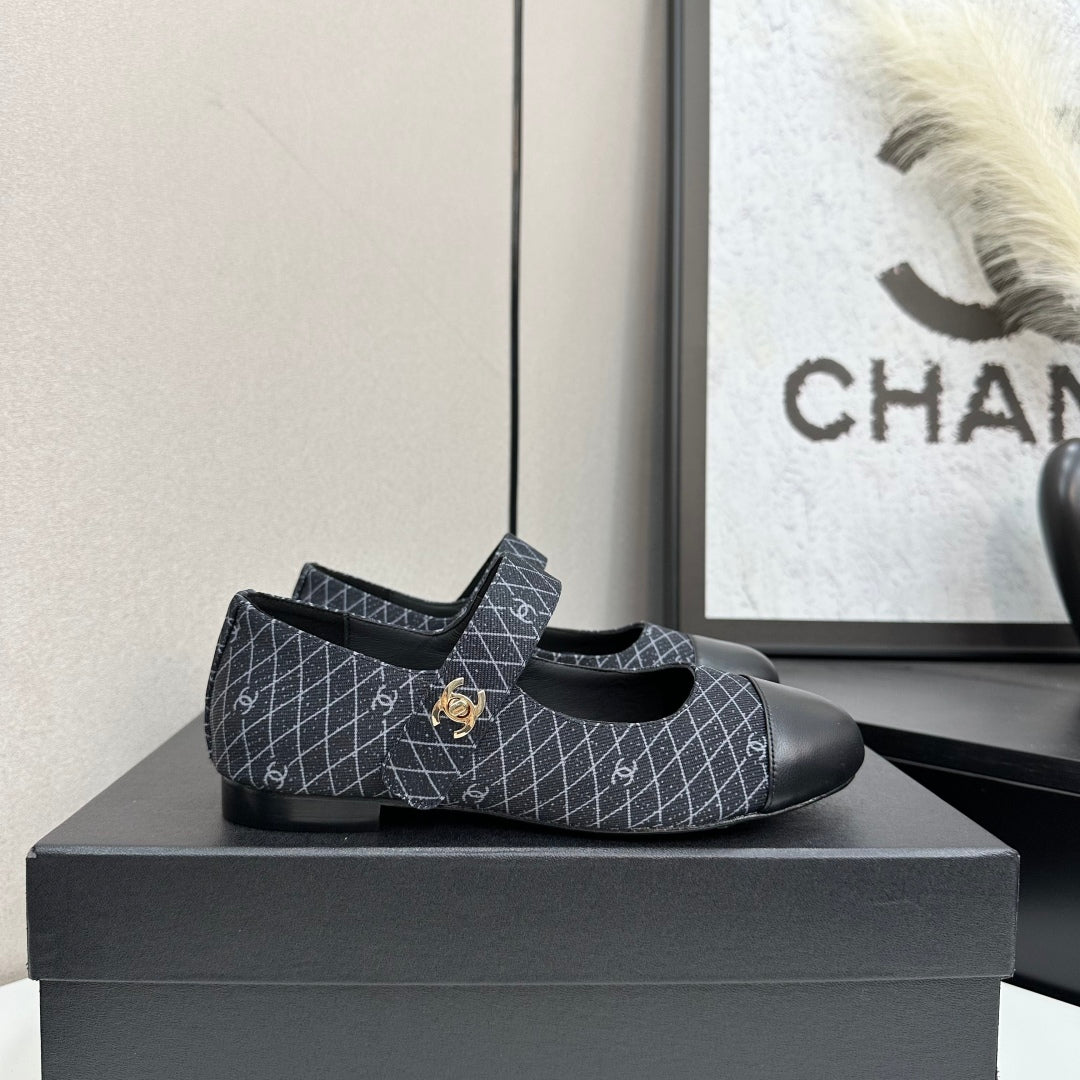 zCHANE.L 25 Mary Janes Black Fabric And Cowhide 352510