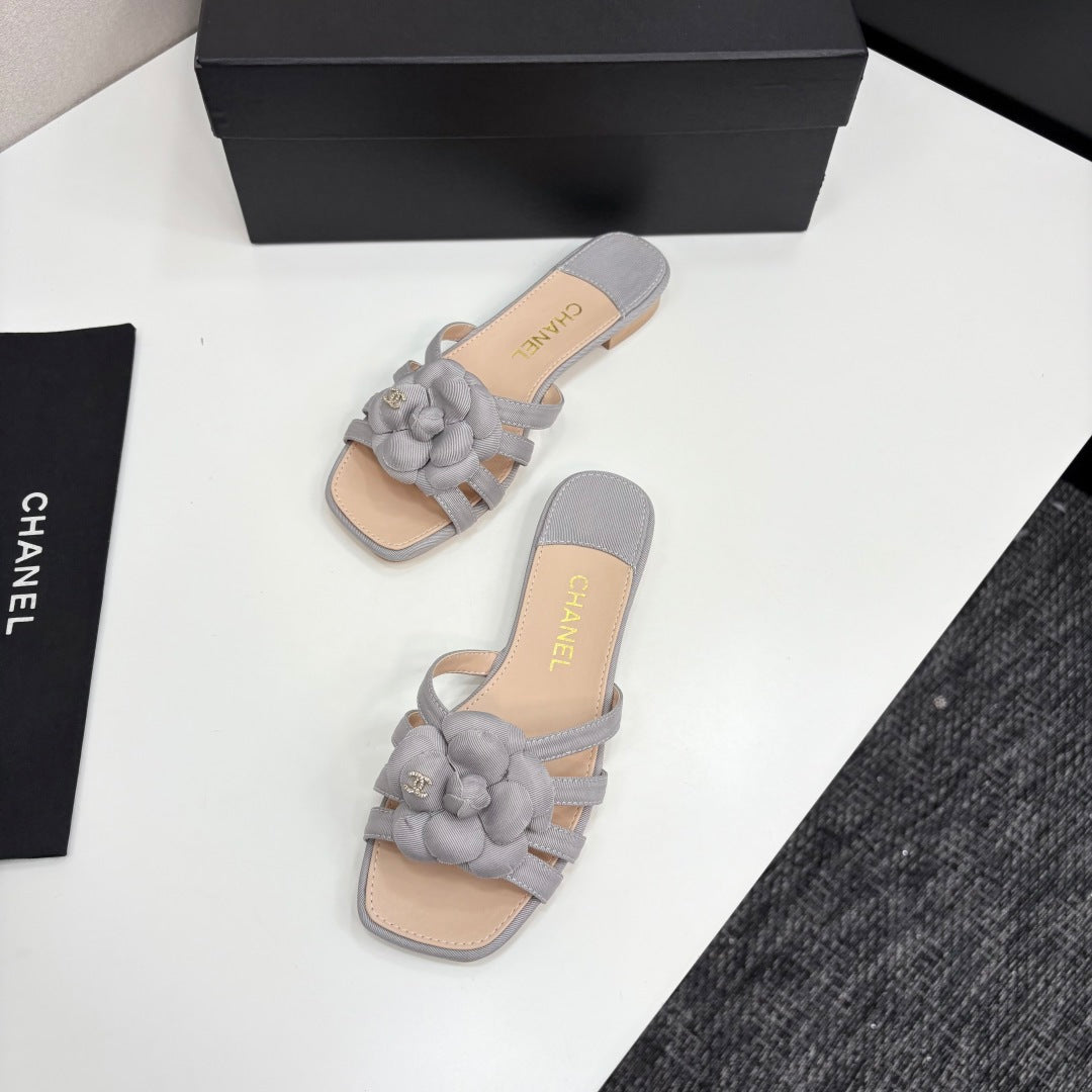 zCHANE.L 25 Camellia Open Flat Mule Grey Beige Sheepskin And Fabric 368848