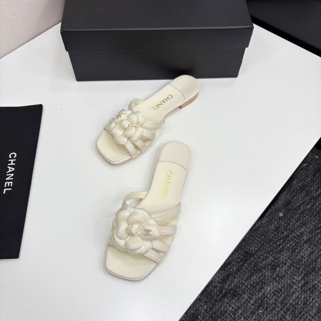 zCHANE.L 25 Camellia Open Flat Mule Ivory Sheepskin And Fabric 368849