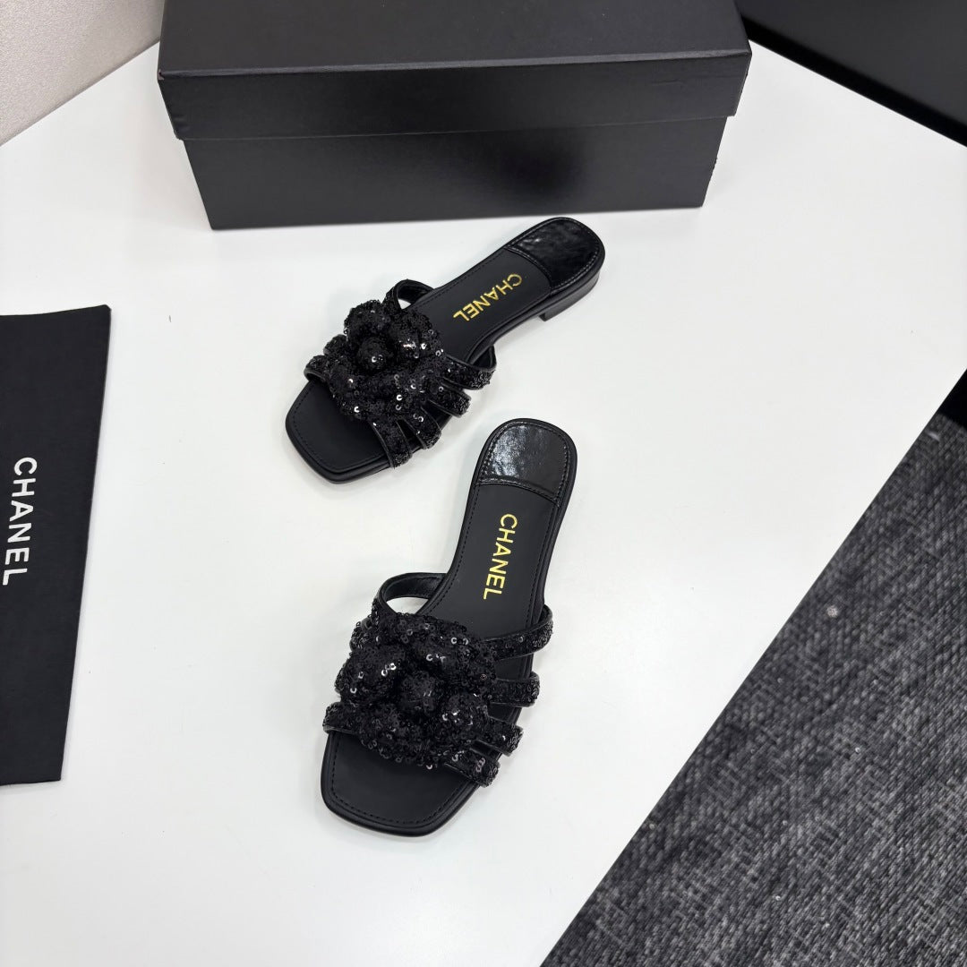 zCHANE.L 25 Camellia Open Flat Mule Black Coarse Glitter Fabric And Sheepskin 368853