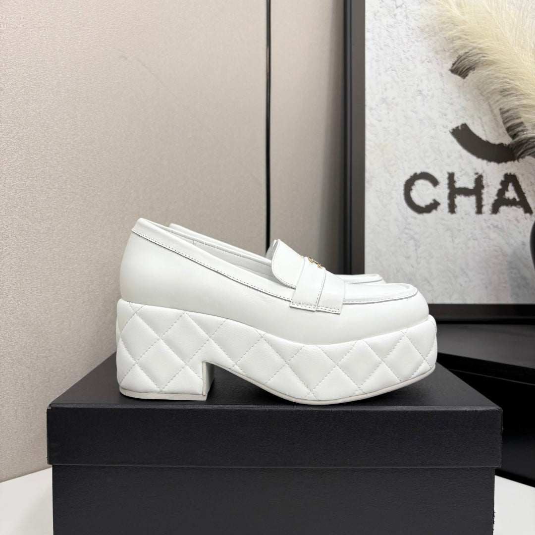 zCHANE.L 25 Thick-Heeled Loafer 55Mm White Quilted Lambskin 368825