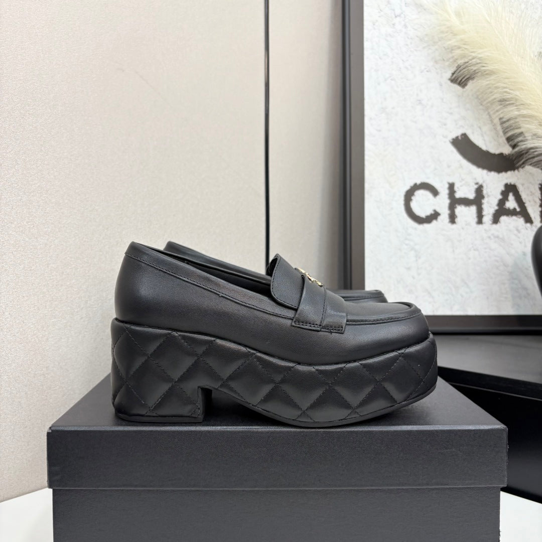 zCHANE.L 25 Thick-Heeled Loafer 55Mm Black Quilted Lambskin 368826