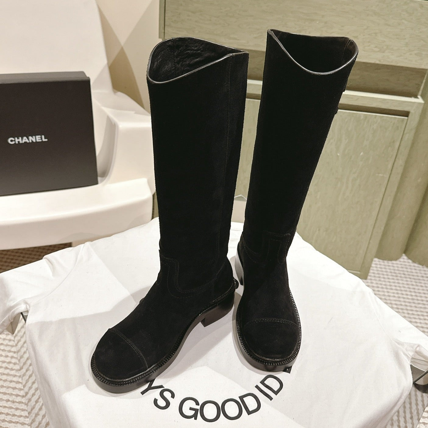 zCHANE.L Cc High Boots Black Suede Calfskin