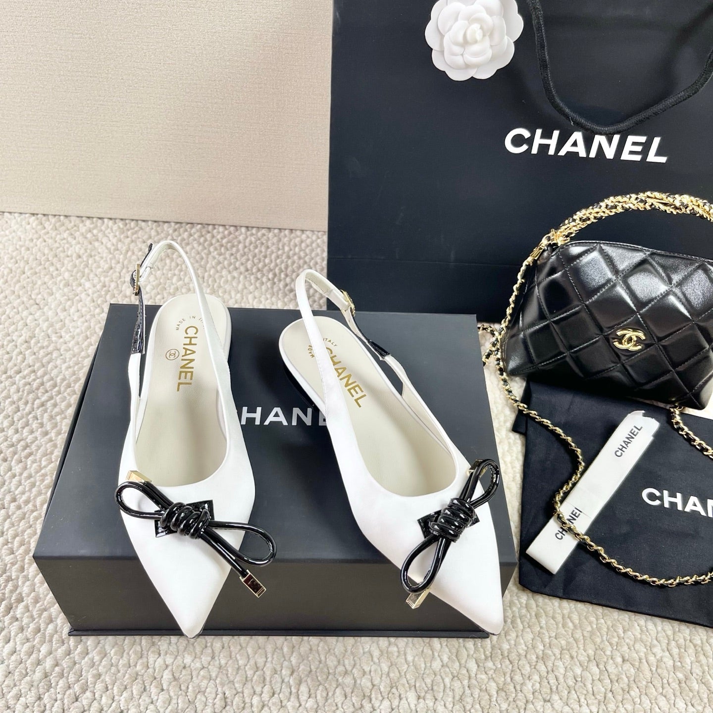 zCHANE.L Cc 25 Slingback Flats White Silk 330922