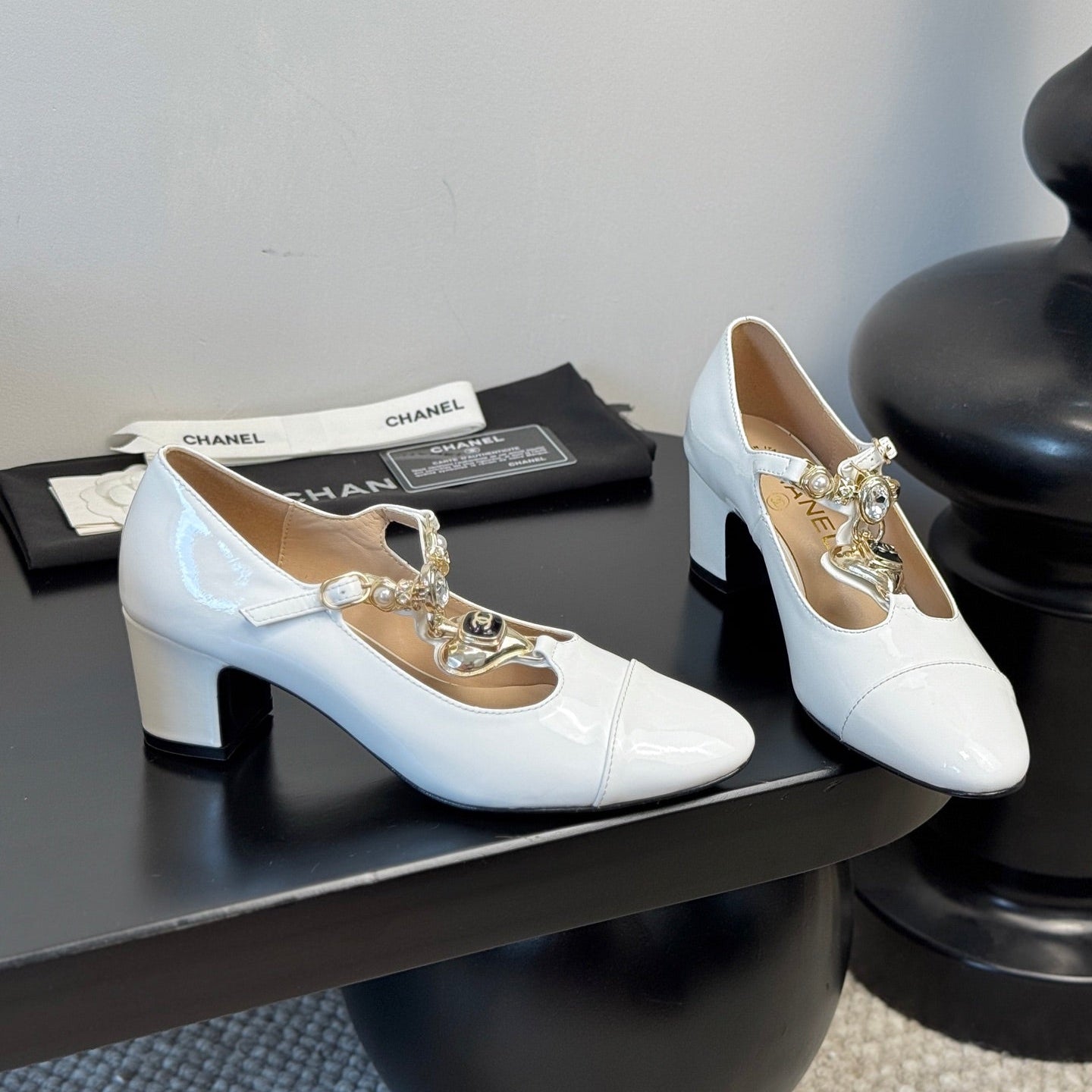 zCHANE.L Cc 25 Marry Jane White Glossy Lambskin 329764