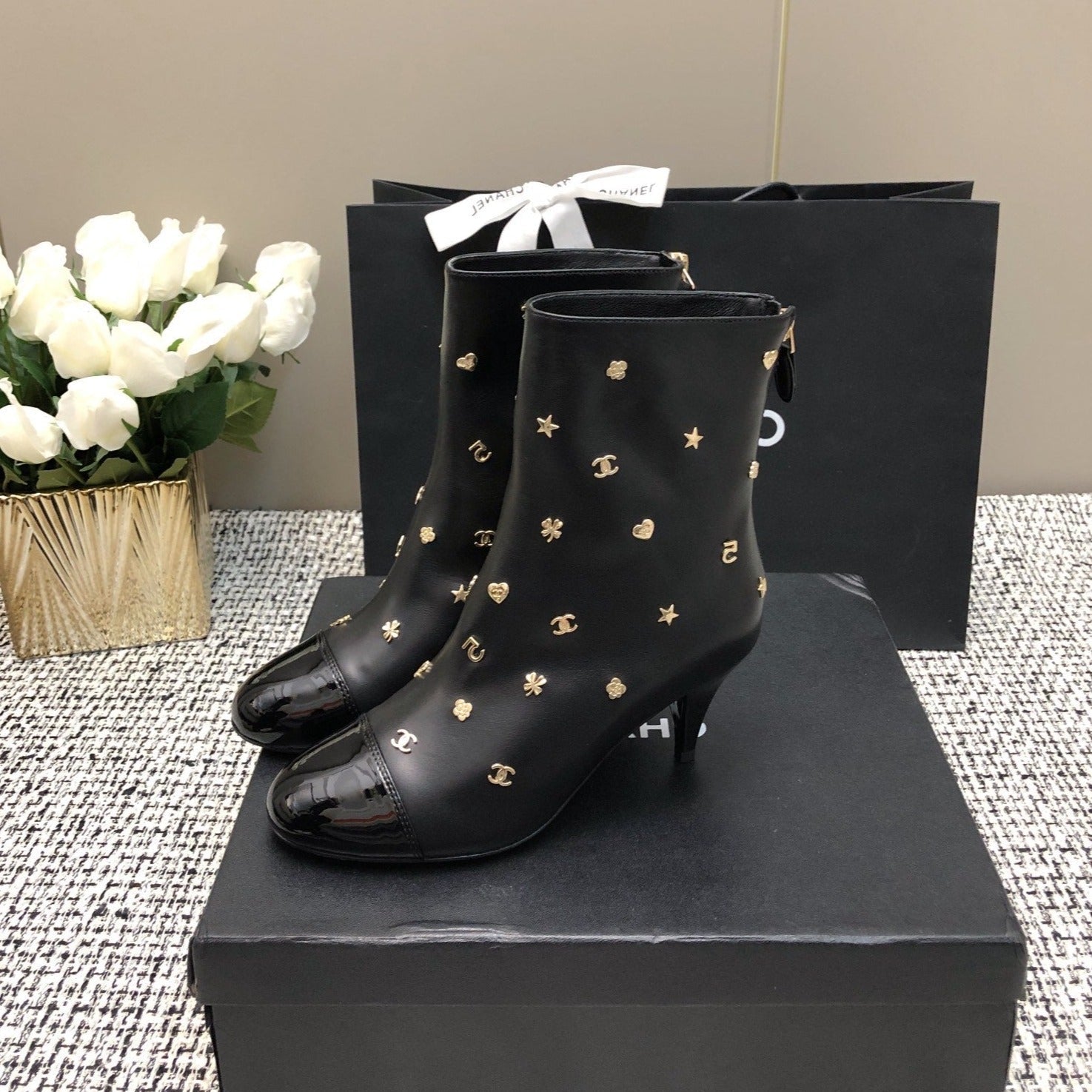 zCHANE.L Short Boots Black Lambskin Attach Metal