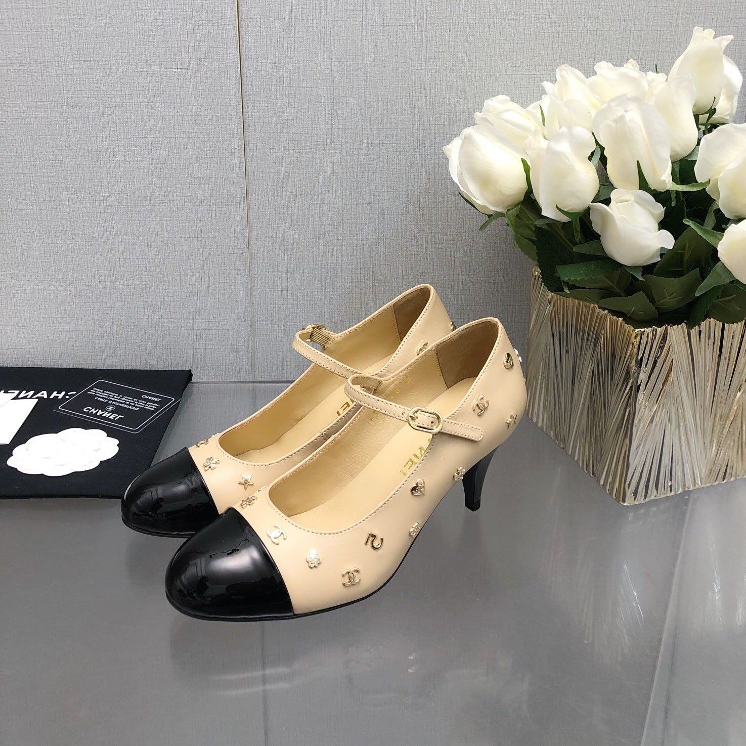 zCHANE.L Mary Jane Beige Cream Mix Black Lambskin Attach Metal