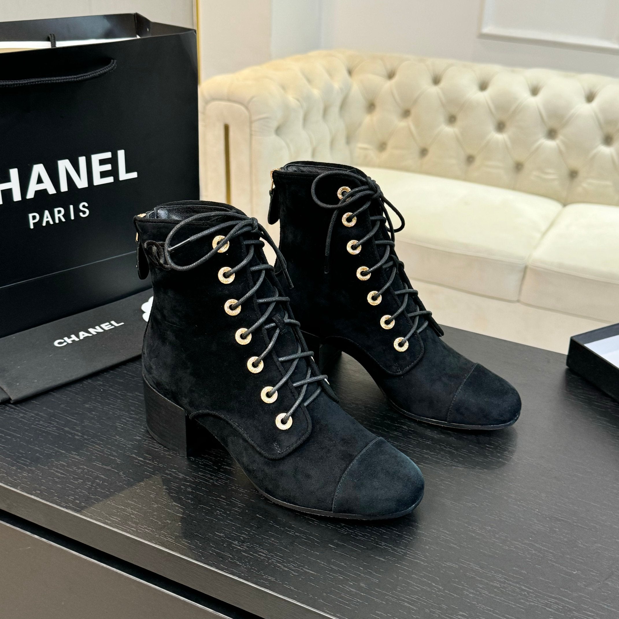 zCHANE.L Cc Lace-Up Short Boots In Black Suede