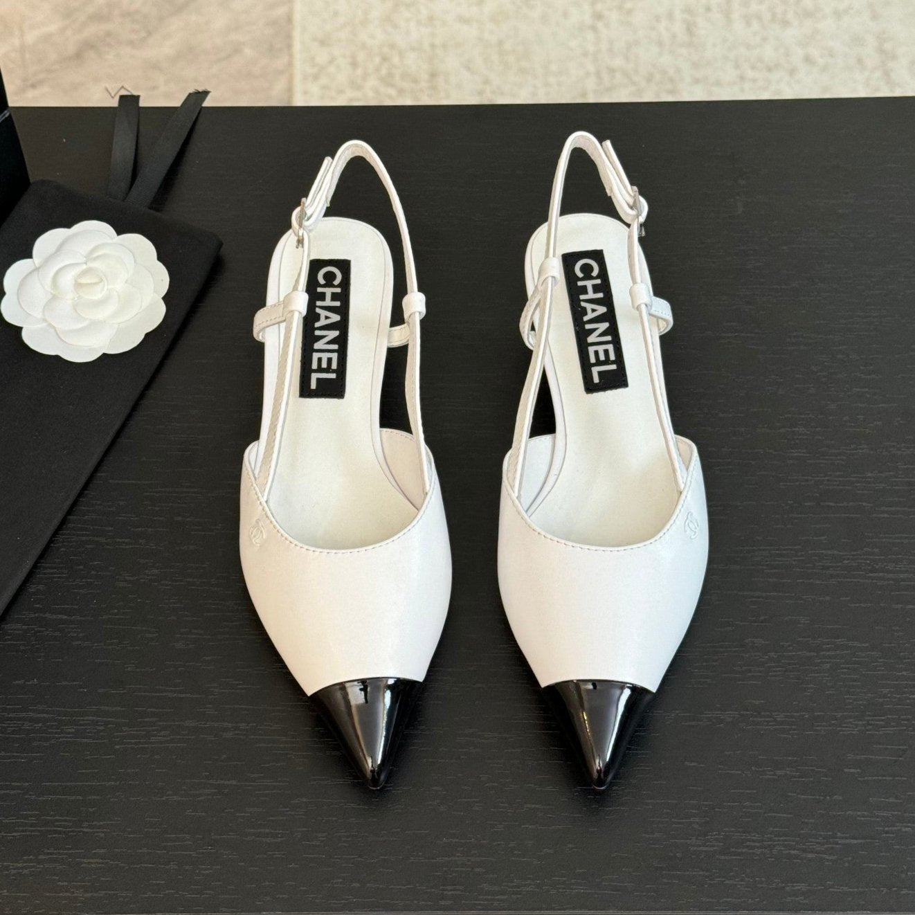 zCHANE.L Slingbacks 35 Pointed Patent Toe White Lambskin