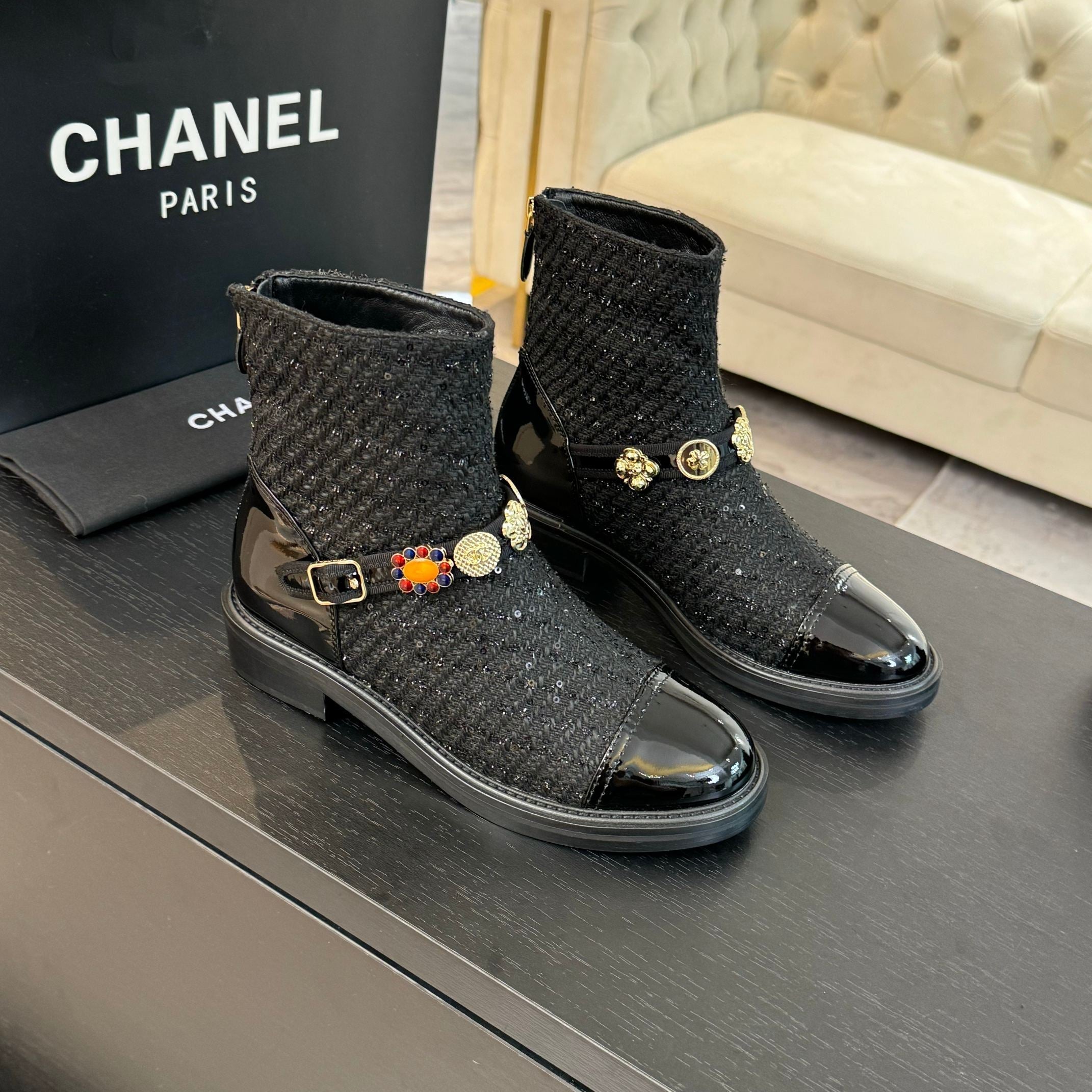 zCHANE.L Cc Short Boots Black Cowhide Mix Tweed Fabric