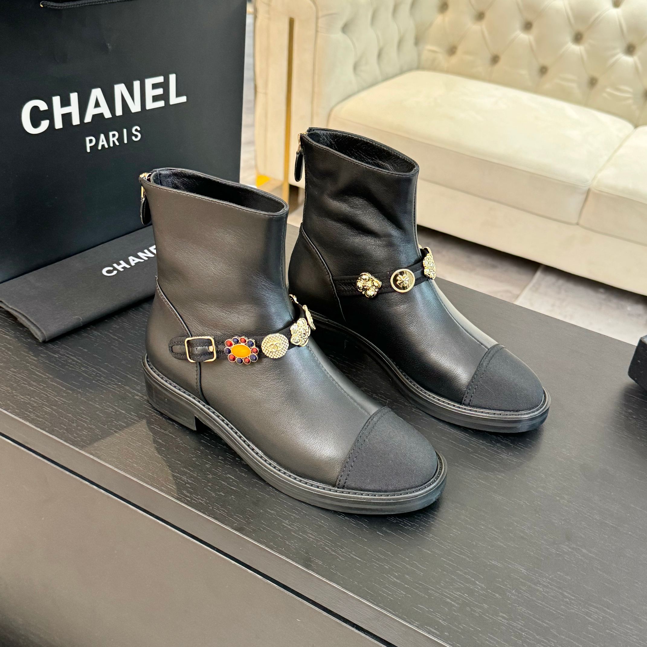 zCHANE.L Cc Short Boots Black Cowhide Mix Fabric Denim