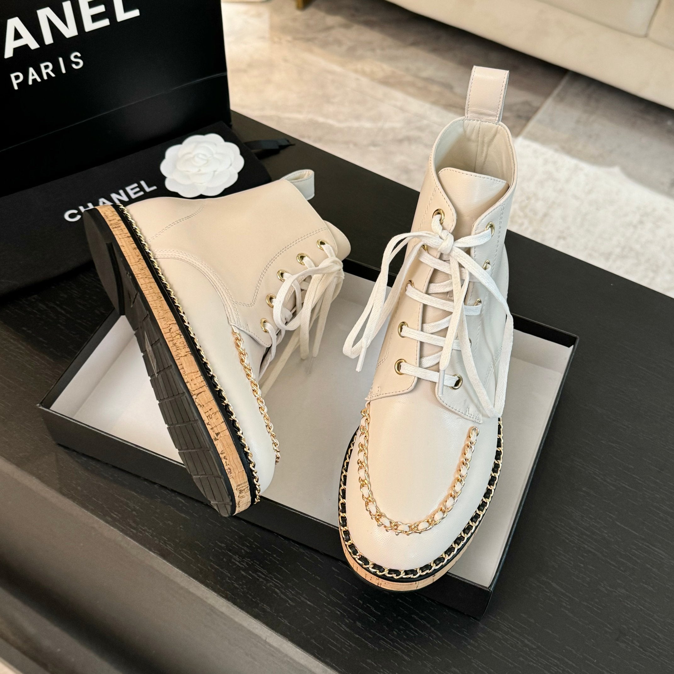 zCHANE.L Cc Ankle Boots White With Chain Calfskin