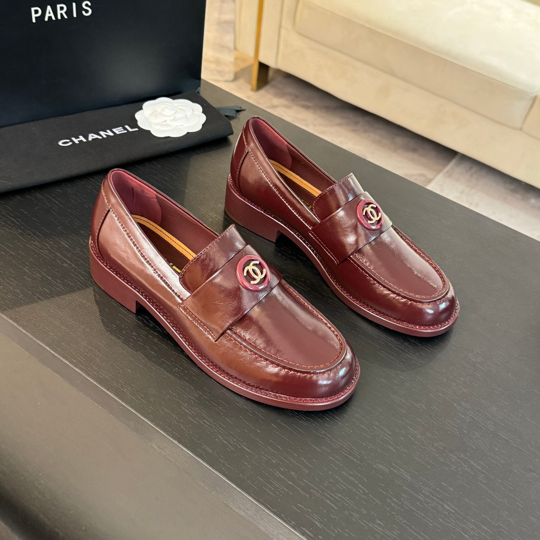 zCHANE.L Cc Moccasins Glossy Reddish Brown Cowhide
