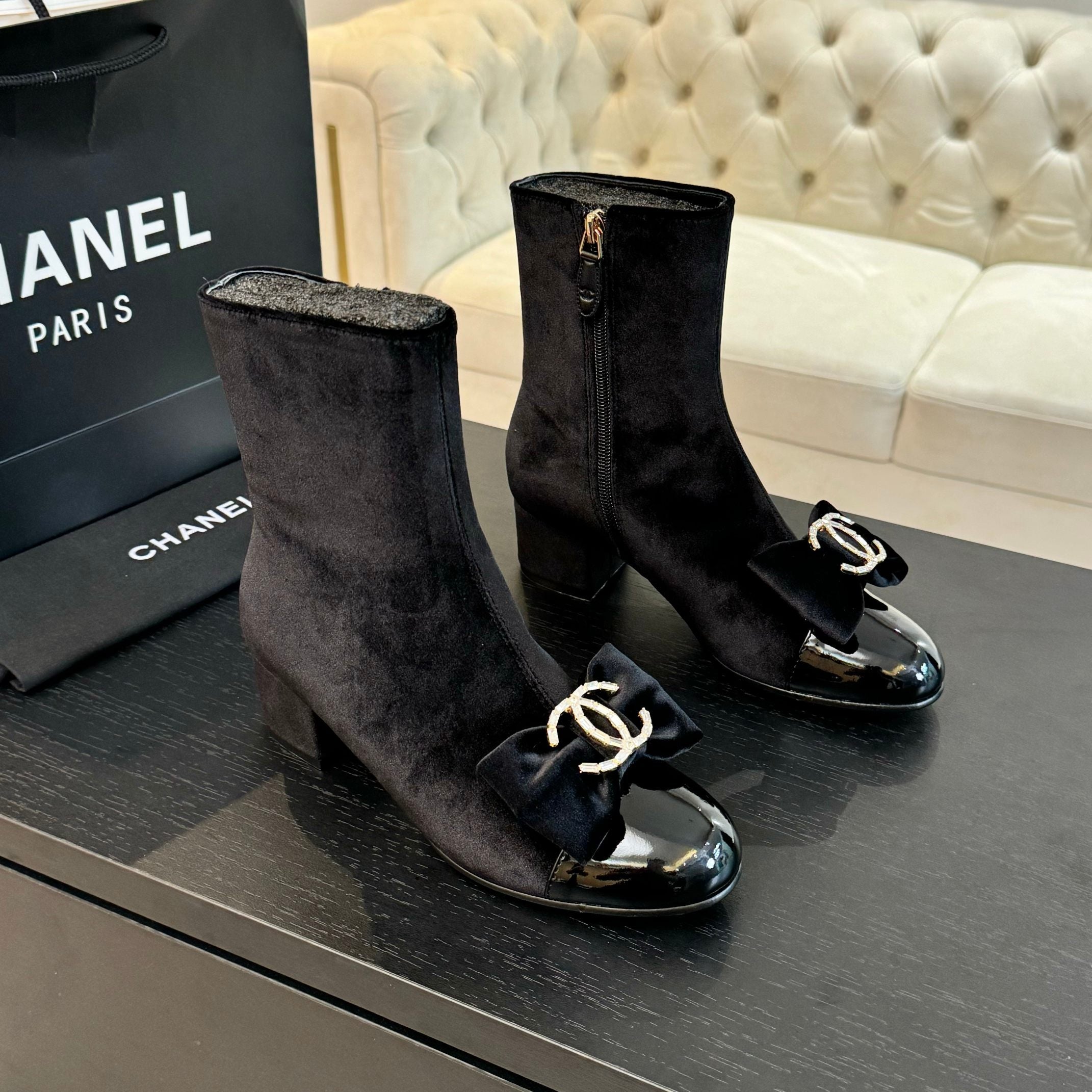 zCHANE.L Short Boots In Black Velvet And Lambskin