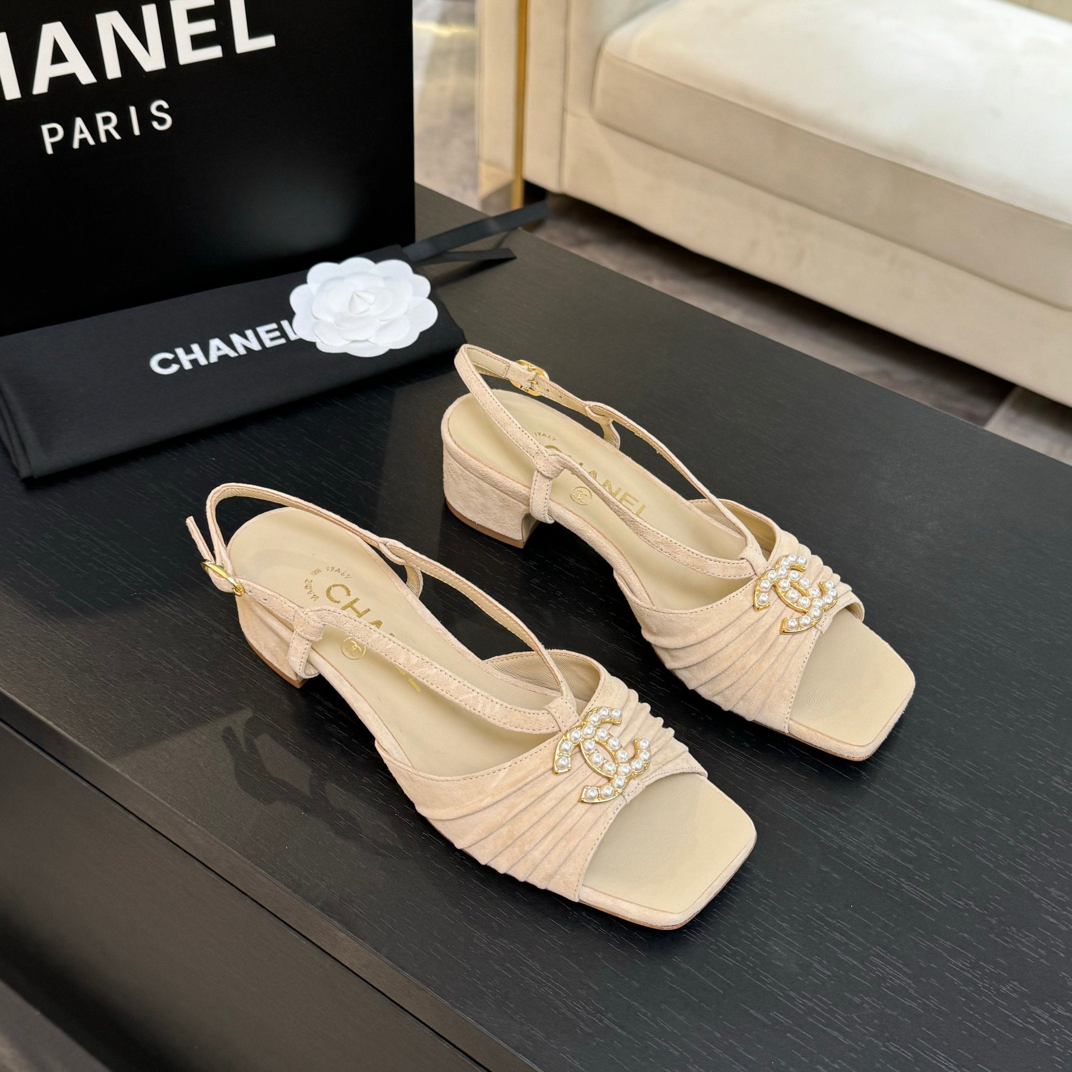 zCHANE.L Cc 25S Sandal Heel 50Mm Beige Suede Kidskin Pearl Logo
