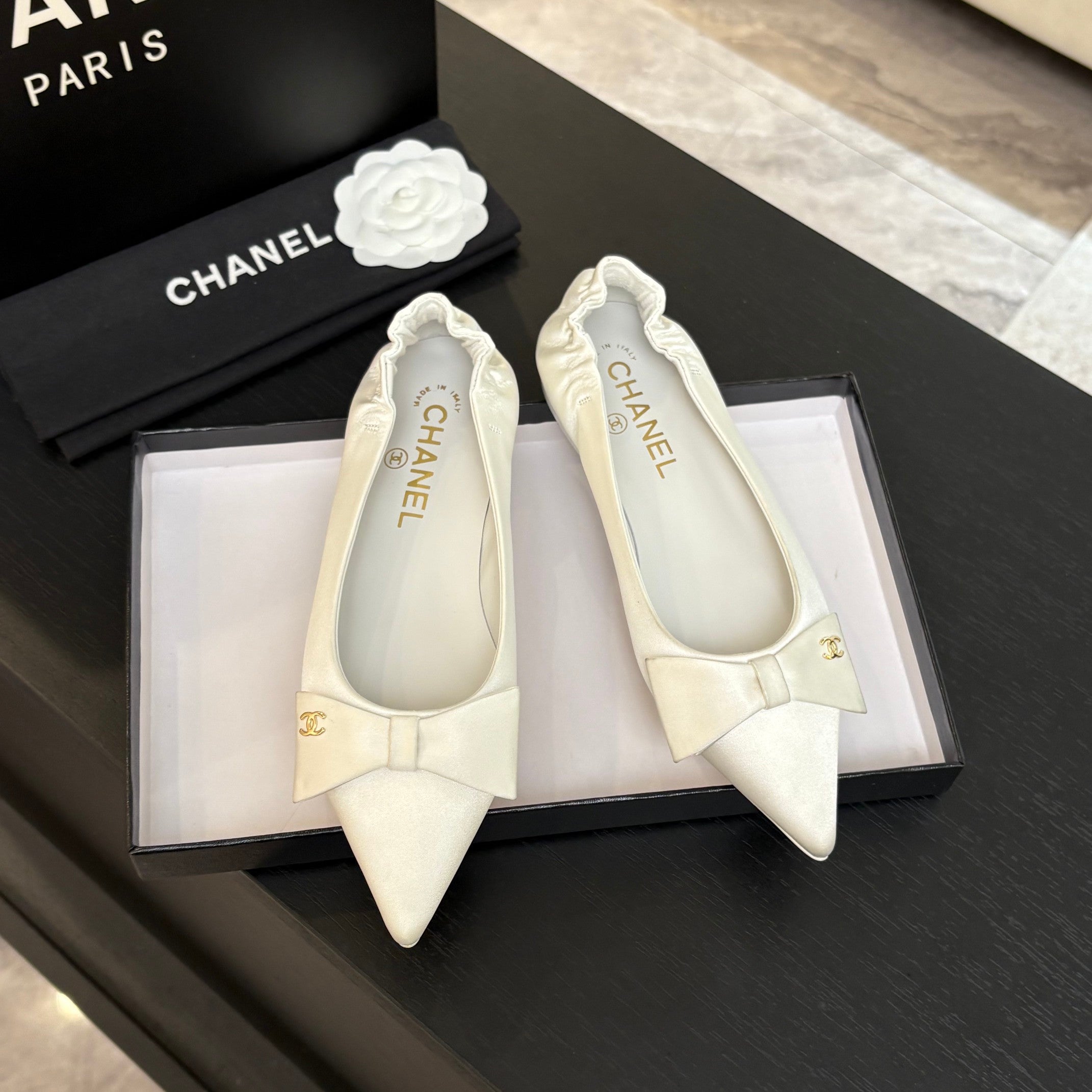 zCHANE.L 25A Ballerina Ivory Satin And Sheepskin 373780