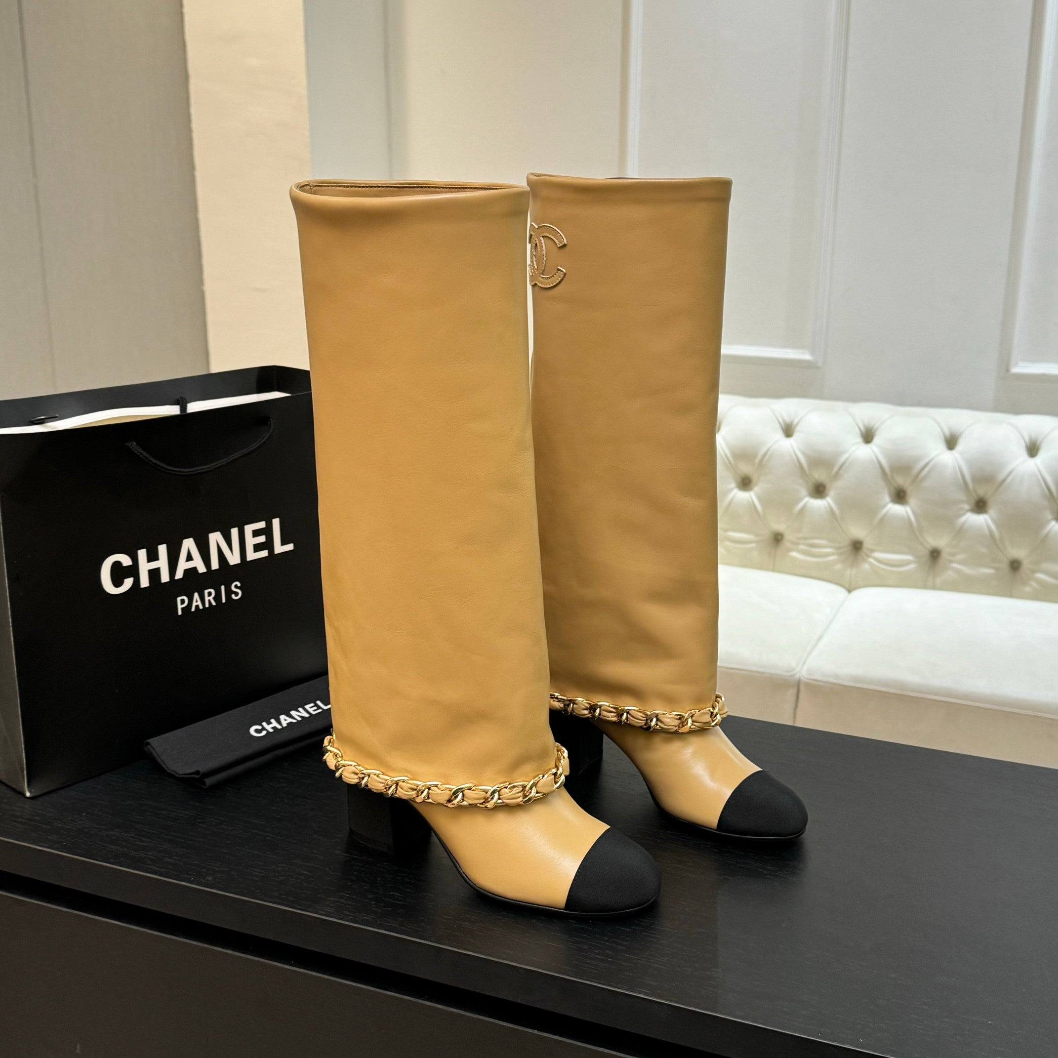 zCHANE.L Cc 25B High Boots Beige Sheepskin With Chain Black Grosgrain 373809