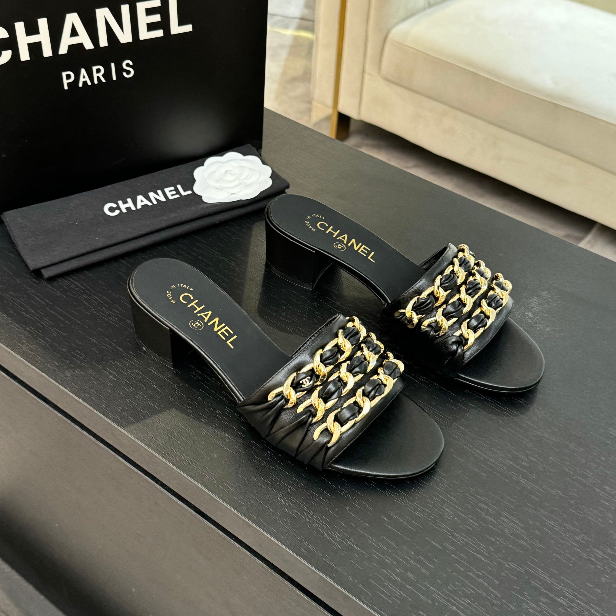 zCHANE.L 25B Heel Mule Sandals 50mm Black Sheepskin With Chain 373819