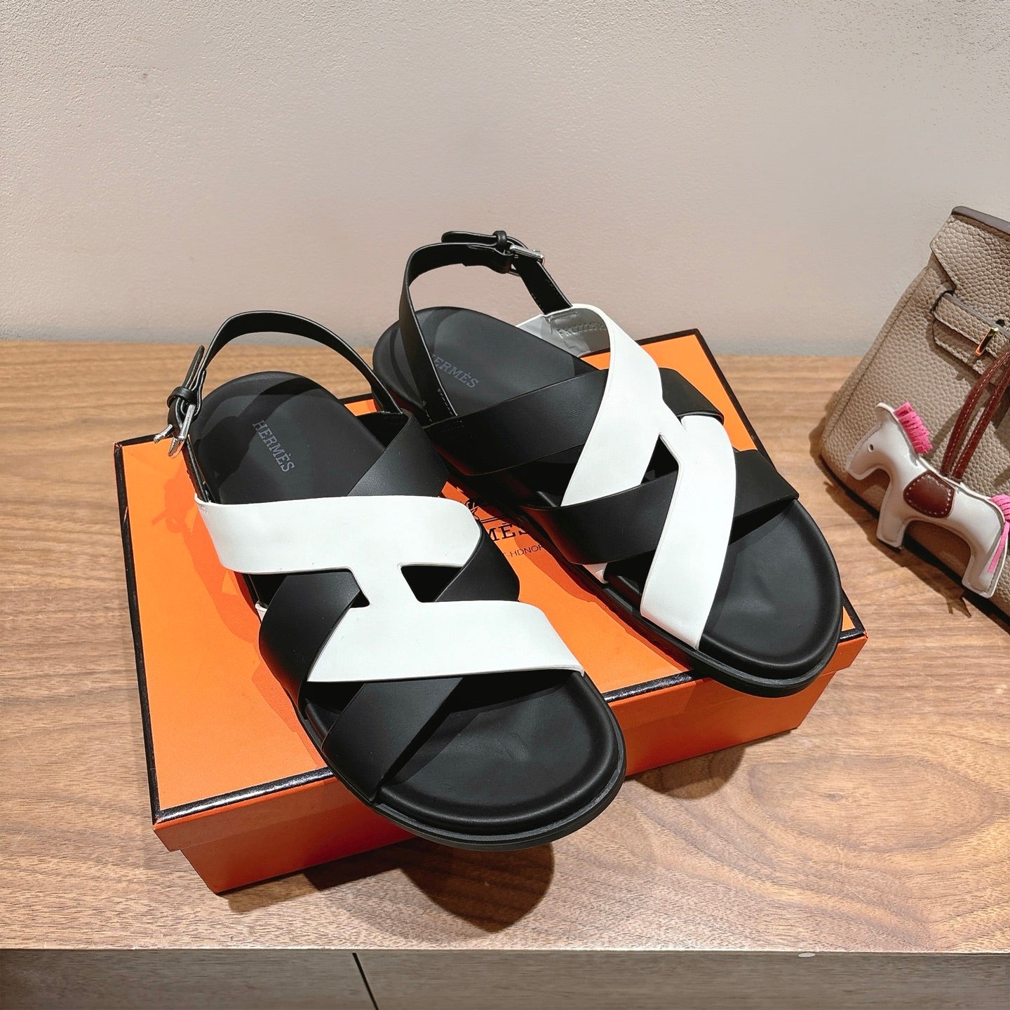 zHERME.S 25 Heracles Sandal Black White Calfskin